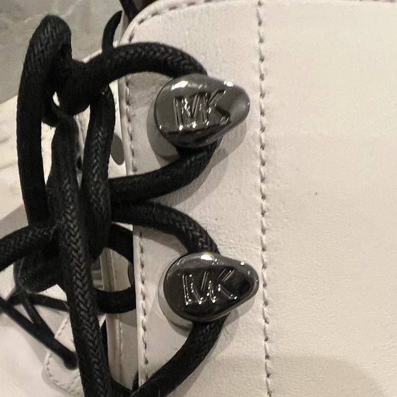 NOT FOR SALE - Micheal Kors White Combat Boots - black sole - Picture 5 of 7